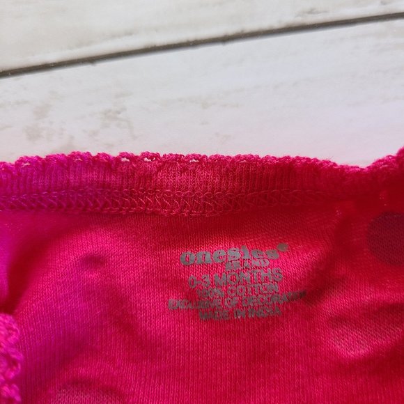 ♡ 5/$20 - Onesie Girl's Magenta Pink Floral Short Sleeve Bodysuit 0-3mo. - Picture 3 of 6